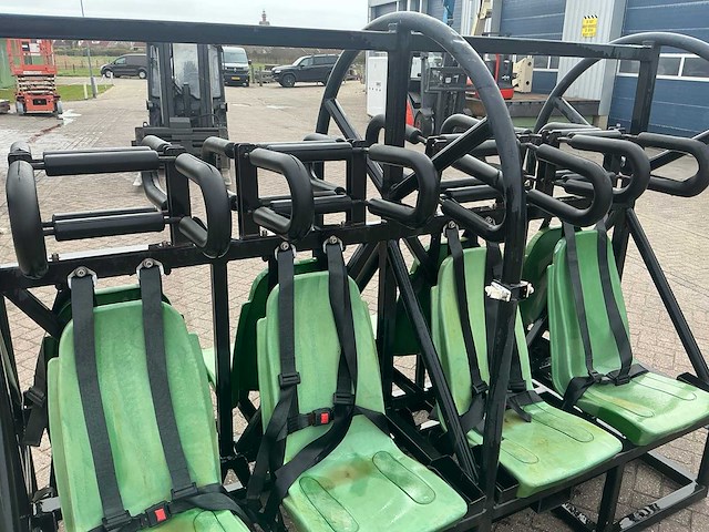 Fabbri fun fair ride seating 8 seats overige attractie - afbeelding 4 van  10