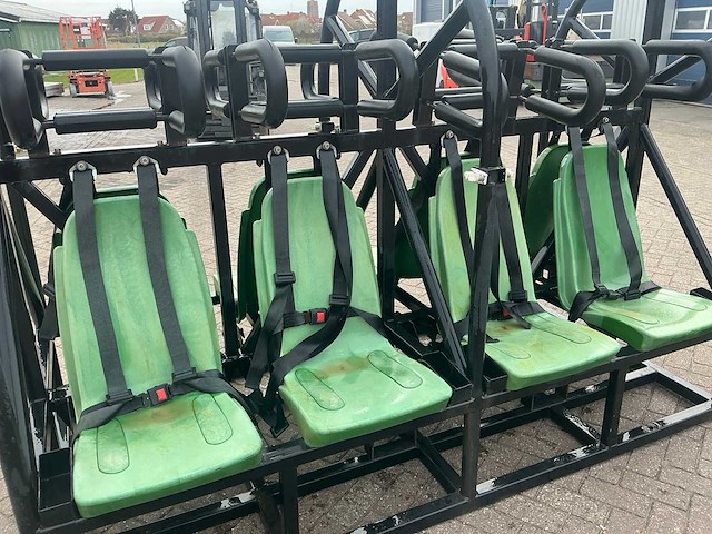 Fabbri fun fair ride seating 8 seats overige attractie - afbeelding 5 van  10