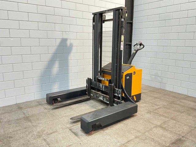 Fac - 2012 - 4v-xt3020 - stapelaar - afbeelding 11 van  18