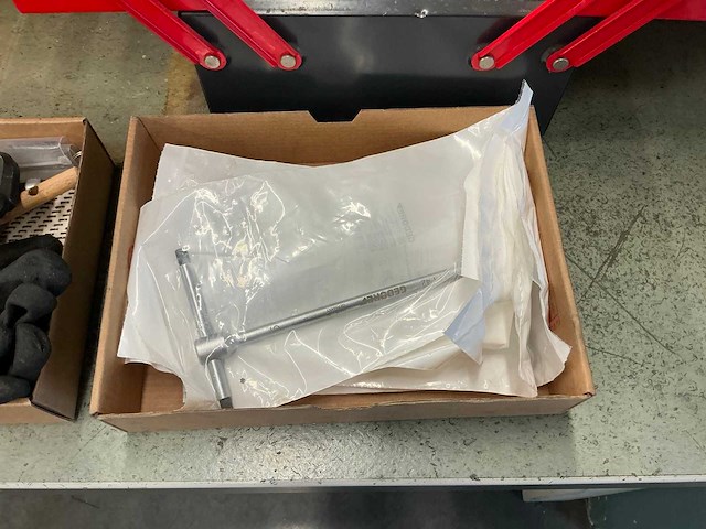 Facom, knipex divers handgereedschap en koffers - afbeelding 10 van  15