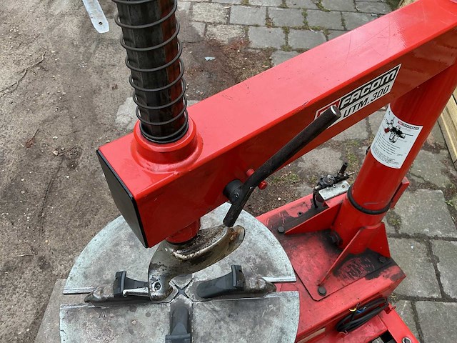 Facom utm 300 banden de-en montageapparaat - afbeelding 7 van  13