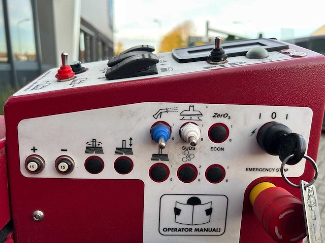 Factory cat - xr - schrob/zuigmachine - afbeelding 13 van  27