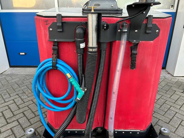 Factory cat - xr - schrob/zuigmachine - afbeelding 18 van  27