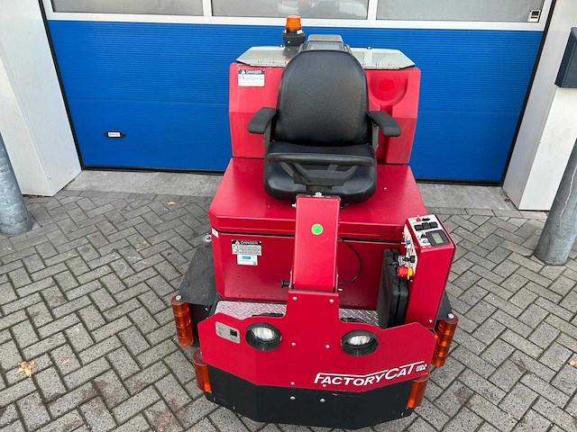 Factory cat - xr - schrob/zuigmachine - afbeelding 24 van  27