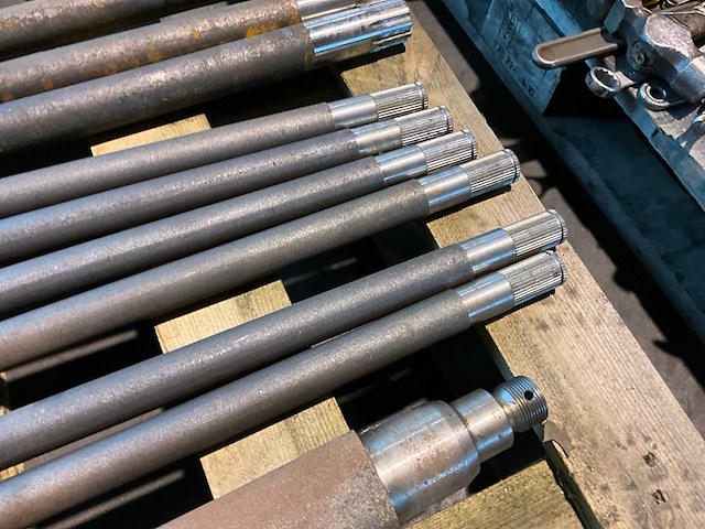 Fad asstomp met splines (9x) - afbeelding 2 van  7