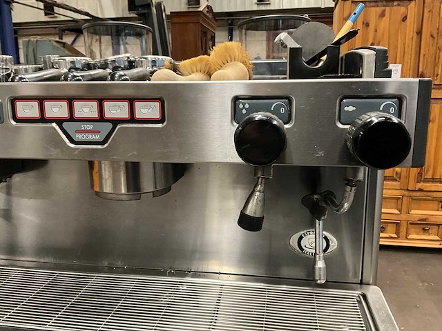 Faema e78 president koffiemachine - afbeelding 12 van  15