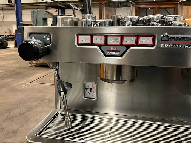Faema e78 president koffiemachine - afbeelding 14 van  15