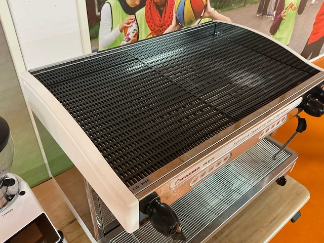 Faema e98 re a/2 + 2x fiorenzato f64 evo – complete professionele barista set (3x) - afbeelding 4 van  19