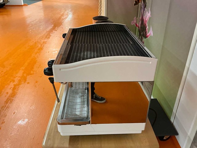 Faema e98 re a/2 + 2x fiorenzato f64 evo – complete professionele barista set (3x) - afbeelding 13 van  19