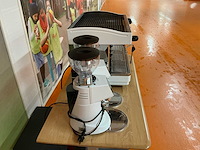 Faema e98 re a/2 + 2x fiorenzato f64 evo – complete professionele barista set (3x) - afbeelding 14 van  19