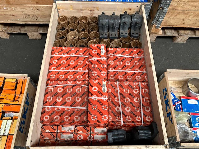 Fag - partij lagers en gietijzeren lagerhuizen 441kg - afbeelding 2 van  7