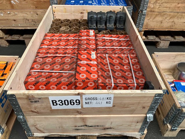 Fag - partij lagers en gietijzeren lagerhuizen 441kg - afbeelding 1 van  1