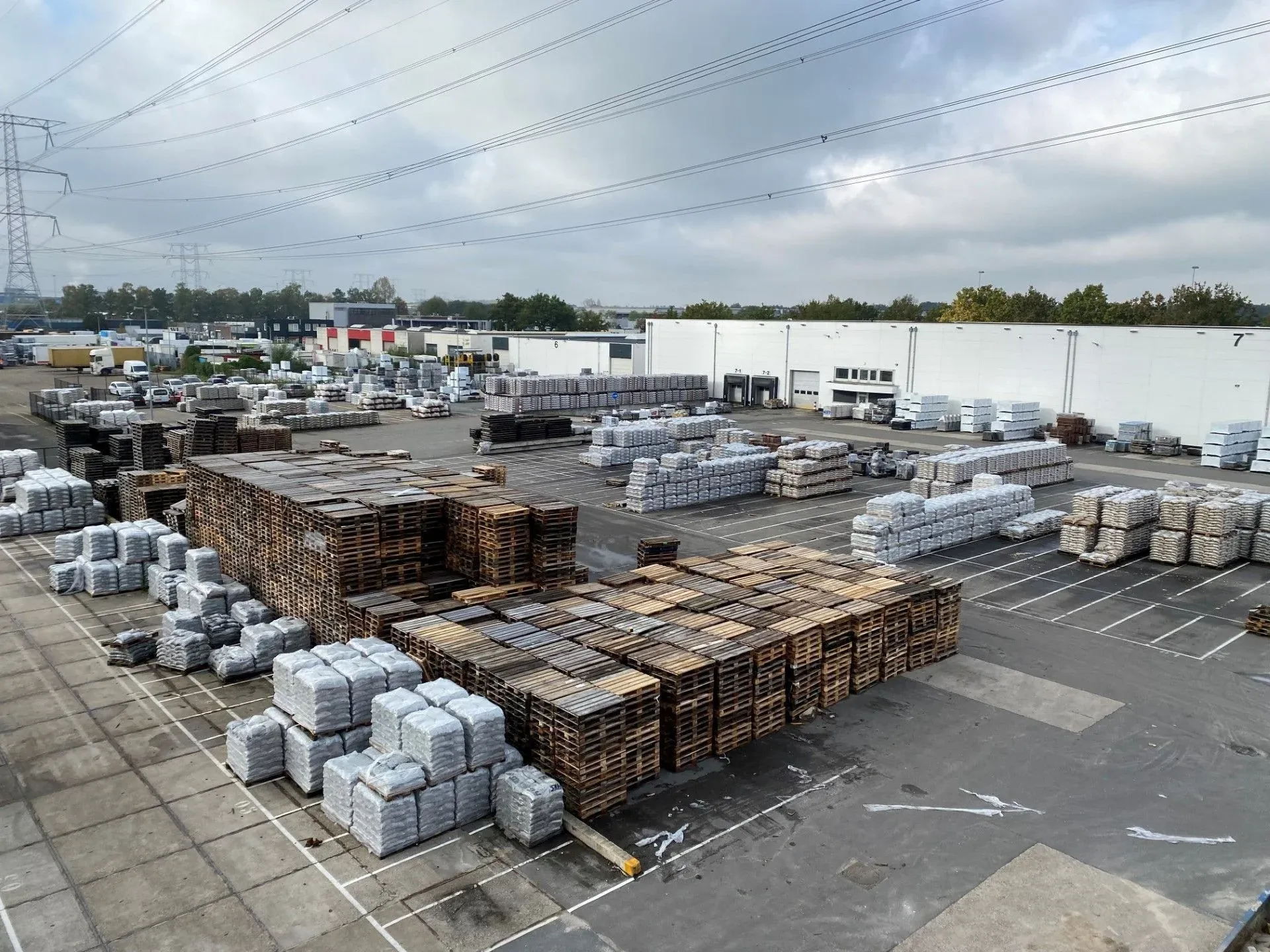 Faillissement decor handelsmaatschappij b.v.