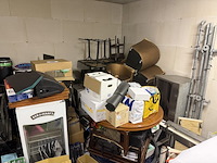Faillissementsveiling: visvoerproductielijn, inhoud garagebox en boot