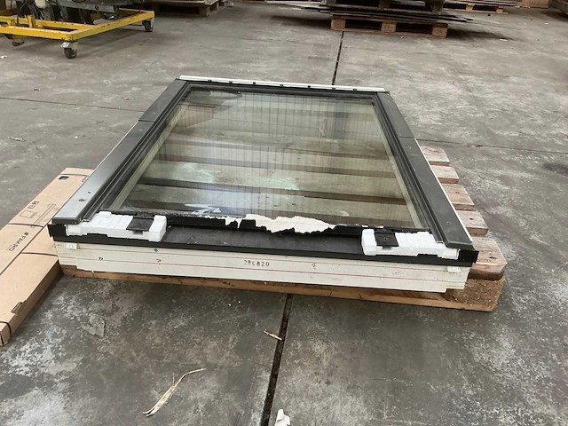 Fakro kantelbaar dakraam - afbeelding 2 van  2