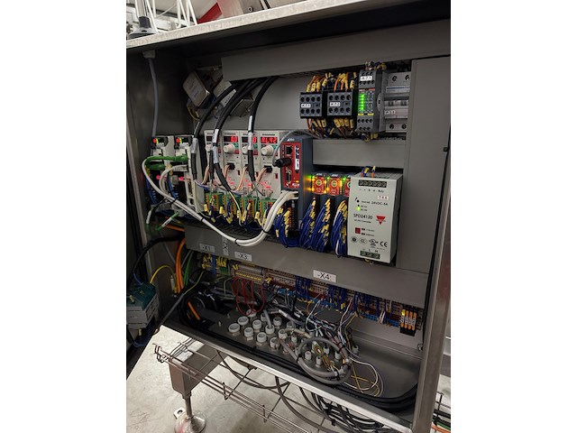 Falcon - afbeelding 10 van  10