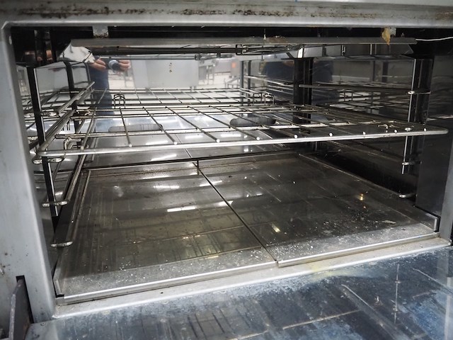 Falcon - afbeelding 8 van  9