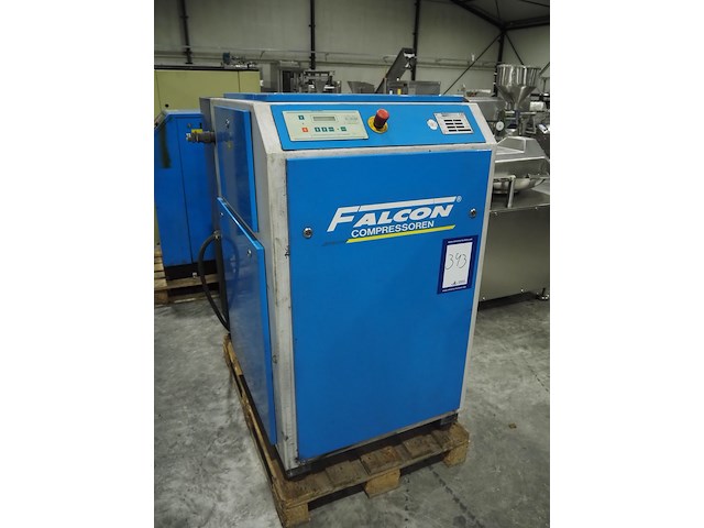 Falcon - afbeelding 1 van  8