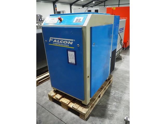 Falcon - afbeelding 1 van  10