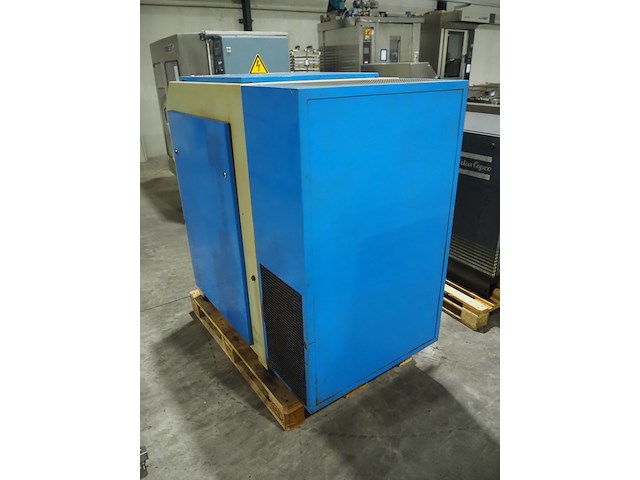 Falcon - afbeelding 5 van  10