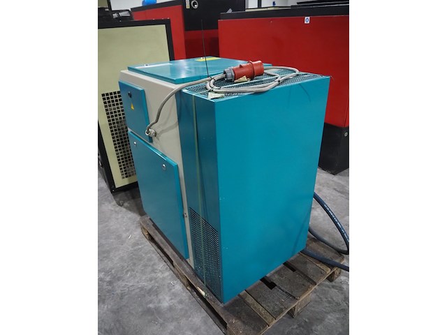 Falcon - afbeelding 4 van  9