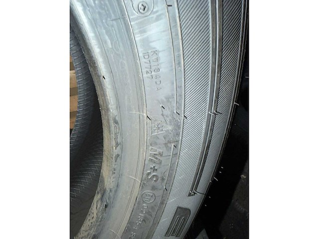 Falken eurowinter 235-60r17 autoband (4x) - afbeelding 6 van  9