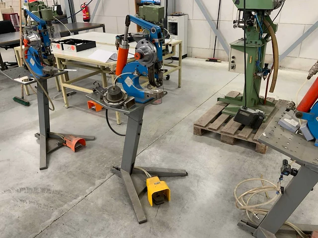 Falsoni f401 pneumatische nietmachine - afbeelding 2 van  6