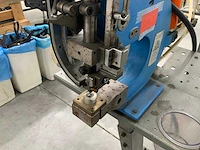 Falsoni f401 pneumatische nietmachine - afbeelding 4 van  6