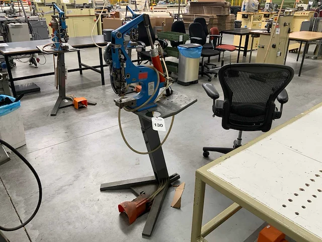 Falsoni f401 pneumatische nietmachine - afbeelding 3 van  4