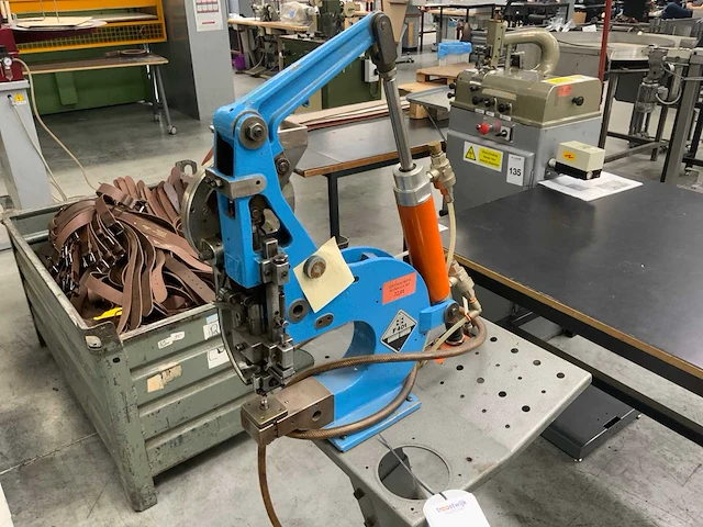 Falsoni f401 pneumatische nietmachine - afbeelding 2 van  5