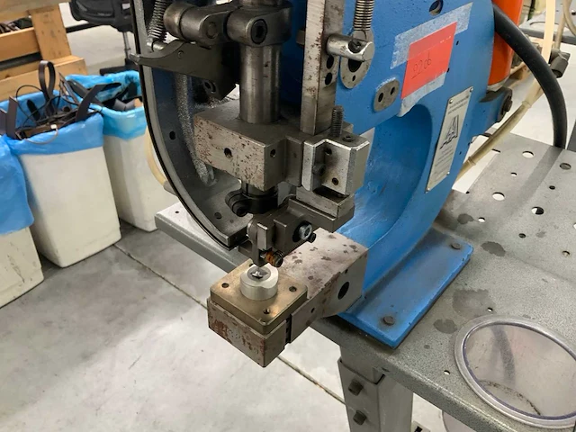 Falsoni f401 pneumatische nietmachine - afbeelding 4 van  6