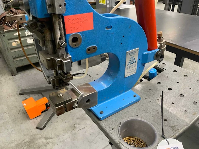 Falsoni f401 pneumatische nietmachine - afbeelding 3 van  4