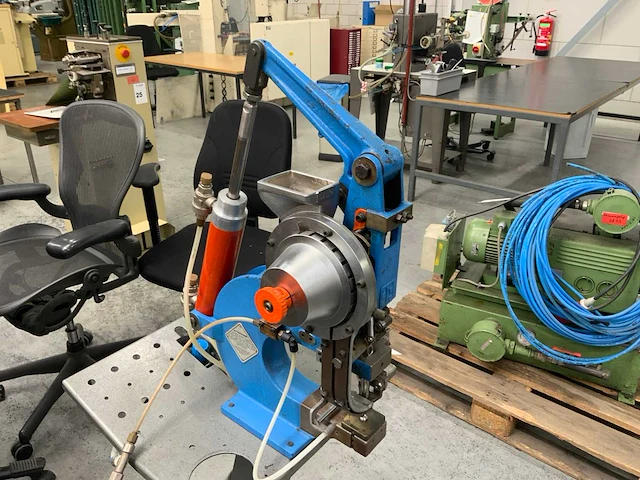 Falsoni f401 pneumatische nietmachine - afbeelding 4 van  4