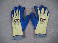 Fam - afbeelding 17 van  25