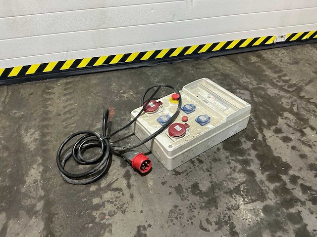 Famatel distri doorstroom verdeelbord - afbeelding 1 van  4