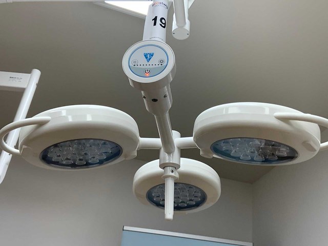 Famed operatielamp - afbeelding 3 van  12