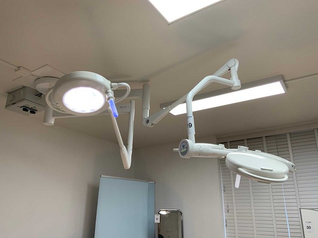 Famed operatielamp - afbeelding 7 van  12