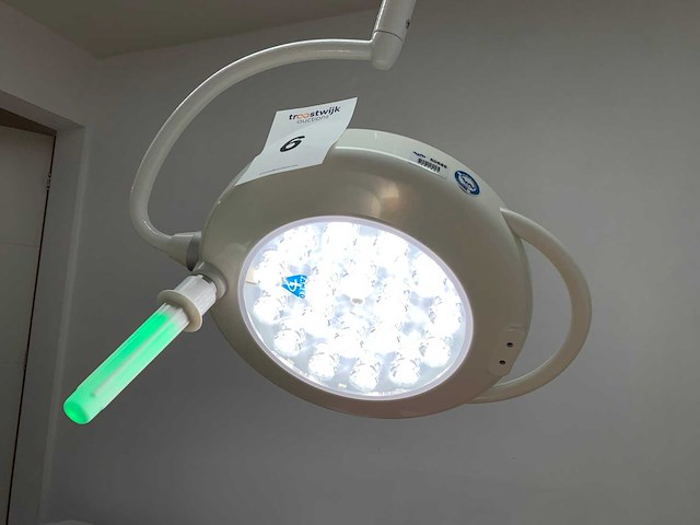 Famed operatielamp - afbeelding 2 van  3