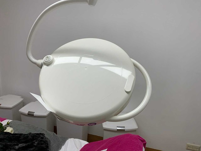 Famed operatielamp - afbeelding 3 van  3