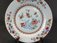 Famille rose chinees porseleinen 18e eeuws bord