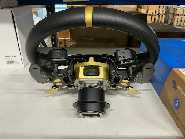 Fanatec podium steering wheel r300 - afbeelding 4 van  5