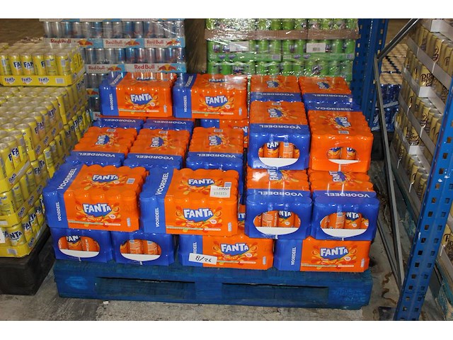 Fanta. 32 trays a 24 blikken 0,33l. totaal 768 blikken. tht 8-26. bod is inclusief 115,20 euro statiegeldwa... - afbeelding 1 van  2