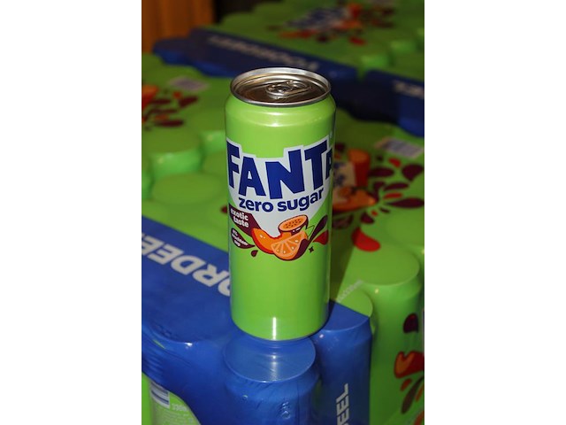 Fanta exotic zero. 50 trays a 24 blikken 0,33l. totaal 1200 blikken. tht 1-26. bod is inclusief 180 euro st... - afbeelding 2 van  2