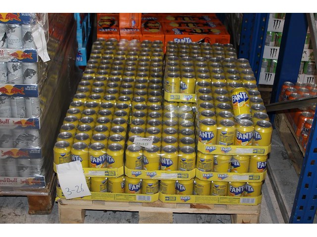 Fanta lemon. 20 trays a 24 blikken 0,33l. totaal 480 blikken. tht 3-26. - afbeelding 1 van  2