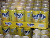 Fanta lemon zero. 41 trays a 24 blikken 0,33l. totaal 984 blikken. tht 2-26. bod is inclusief 147,60 euro s... - afbeelding 2 van  2