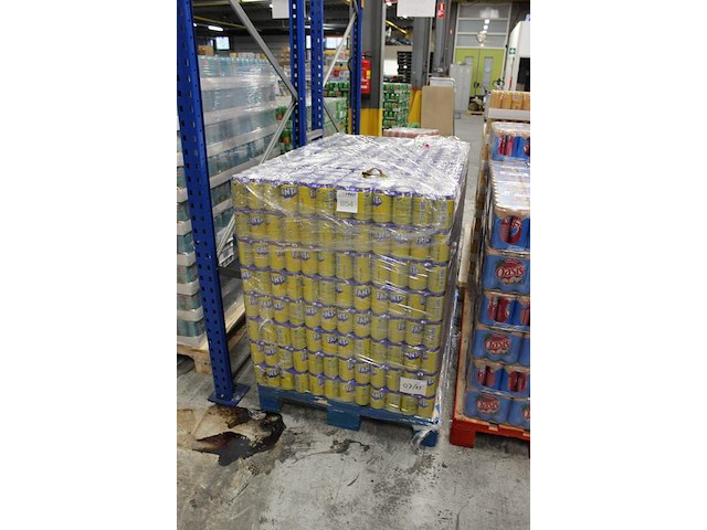 Fanta limoen. 72 trays a 24 blikken 0,33l. totaal 1728 blikken. tht 7-25. - afbeelding 2 van  3