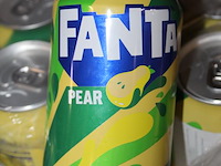 Fanta pear. 61 trays a 24 blikken 0,33l. totaal 1464 blikken. tht 7-26. bod is inclusief 219,60 euro statie... - afbeelding 2 van  2