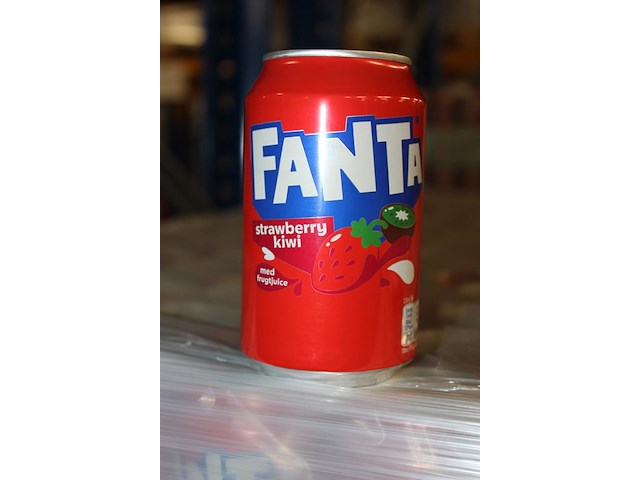 Fanta strawberry kiwi. 99 trays a 24 blikken 0,33l. totaal 2376 blikken. tht 7-26. - afbeelding 3 van  3