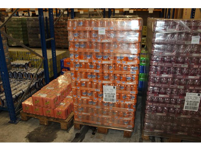 Fanta zero sugar. 99 trays a 24 blikken 0,33l. totaal 2376 blikken. tht 3-26. - afbeelding 1 van  2