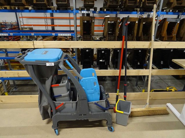 Fantom - schoonmaakwagen - afbeelding 1 van  1